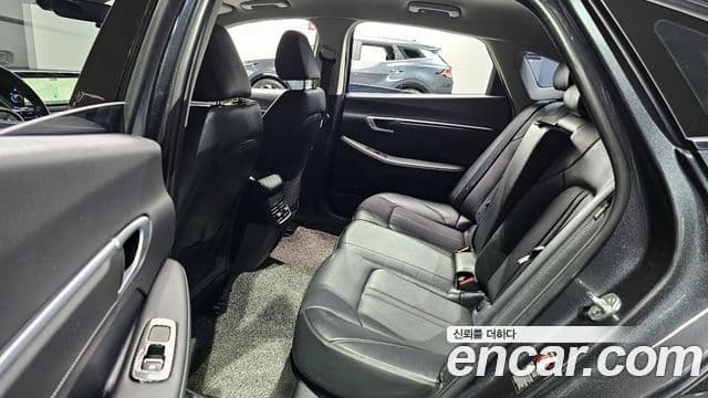 Hyundai Sonata Hybrid 2021 — Photo 8/20