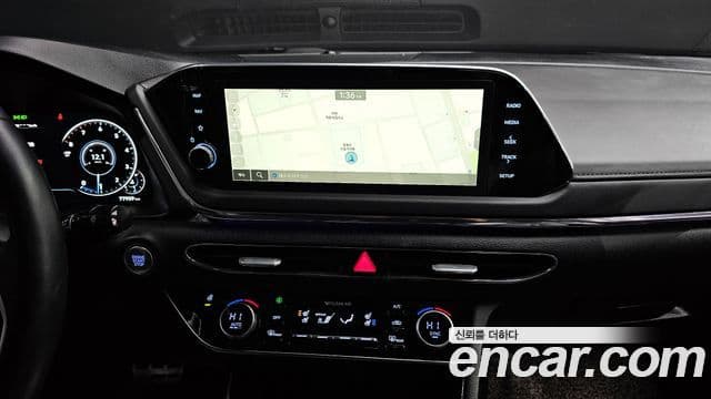 Hyundai Sonata Hybrid 2021 — Photo 15/20