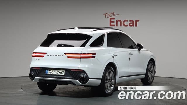 Genesis GV70 2021 — ფოტო 2/20