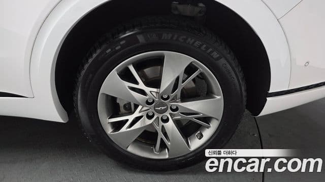 Genesis GV70 2021 — ფოტო 5/20