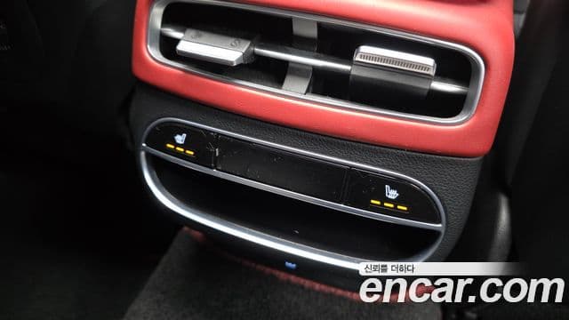 Genesis GV70 2021 — ფოტო 19/20