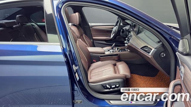 BMW 5 Series 2020 — Şəkil 10/20