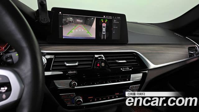 BMW 5 Series 2020 — Фото 15/20