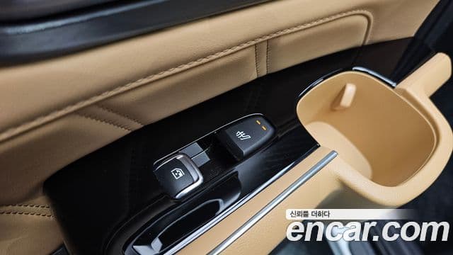 Kia Sorento 2021 — ფოტო 17/20