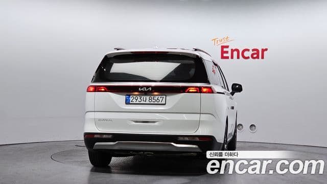 Kia Carnival 2023 — ფოტო 4/20