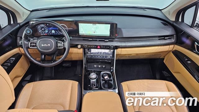 Kia Carnival 2023 — ფოტო 7/20