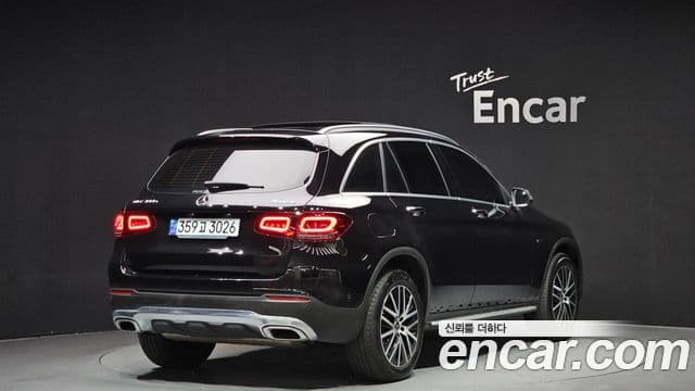 Mercedes-Benz GLC-Class 2020 — ფოტო 2/20