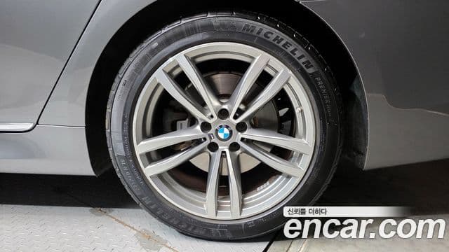 BMW 7 Series 2018 — Şəkil 18/20