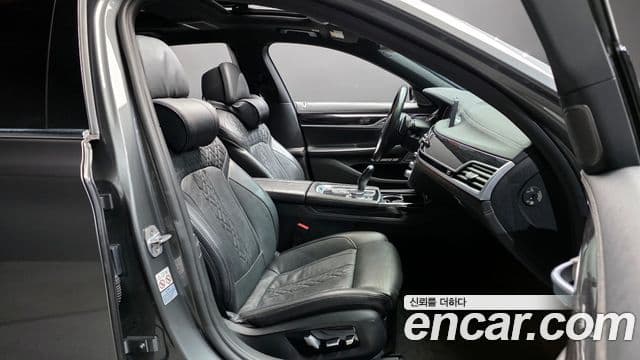 BMW 7 Series 2018 — Şəkil 9/20