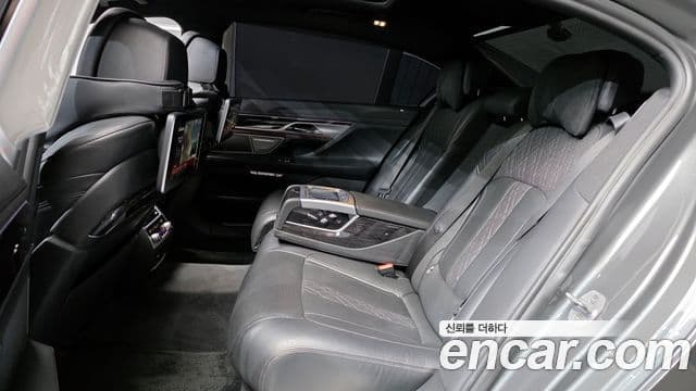 BMW 7 Series 2018 — Şəkil 16/20