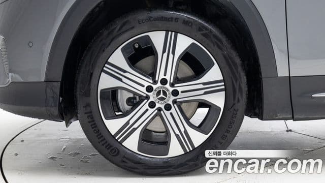 Mercedes-Benz EQB 2025 — ფოტო 13/20