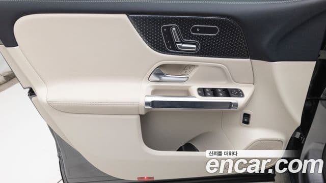 Mercedes-Benz EQB 2025 — ფოტო 5/20