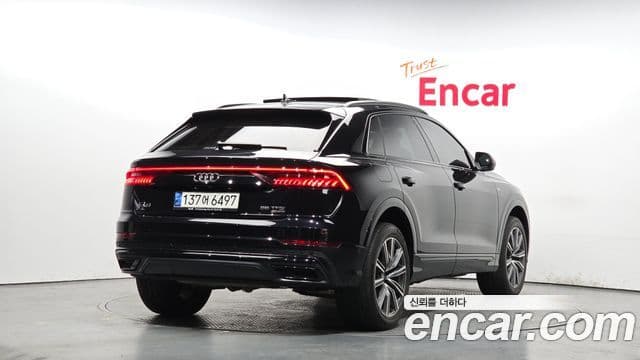 Audi Q8 2021 — Şəkil 11/20