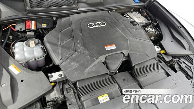 Audi Q8 2021 — Şəkil 12/20