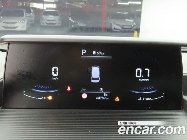 Hyundai Staria 2023 — ფოტო 10/20