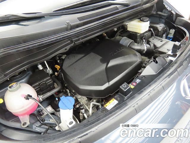 Hyundai Staria 2023 — ფოტო 18/20