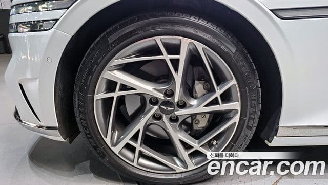 Genesis G90 2022 — Photo 9/20