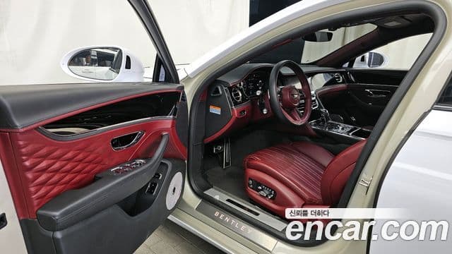 Bentley Flying Spur 2022 — ფოტო 10/20