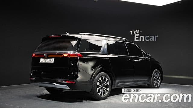 Kia Carnival 2020 — ფოტო 2/20