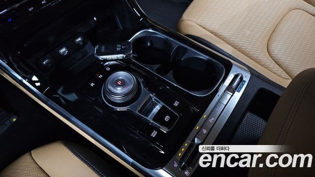 Kia Carnival 2020 — ფოტო 9/20