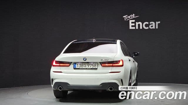 BMW 3 Series 2021 — ფოტო 4/20