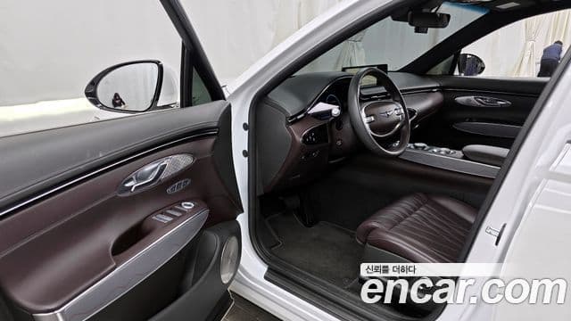 Genesis GV70 2021 — ფოტო 10/20