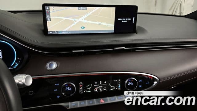 Genesis GV70 2021 — ფოტო 14/20
