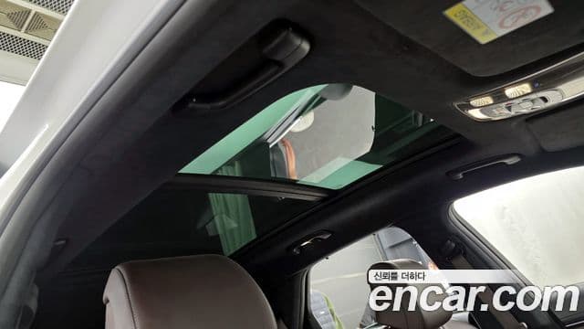 Genesis GV70 2021 — ფოტო 17/20