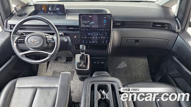 Hyundai Staria 2021 — ფოტო 7/20