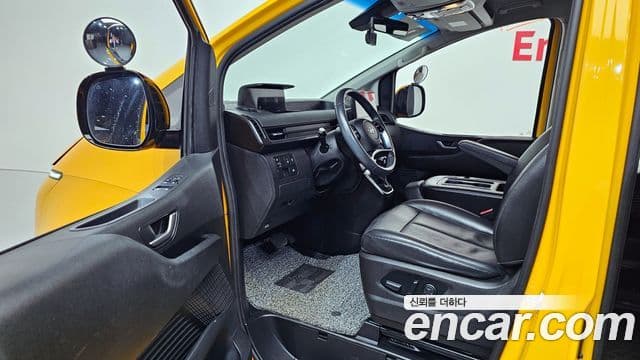 Hyundai Staria 2021 — ფოტო 11/20