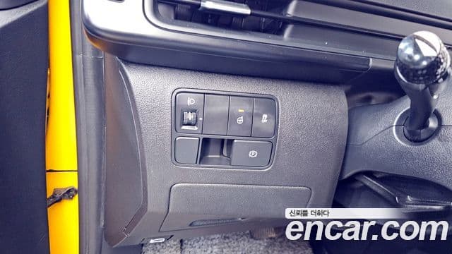 Hyundai Staria 2021 — ფოტო 14/20