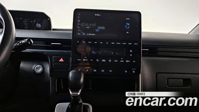Hyundai Staria 2021 — ფოტო 15/20