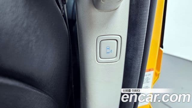 Hyundai Staria 2021 — ფოტო 18/20