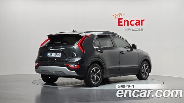 Kia Niro 2022 — ფოტო 2/20