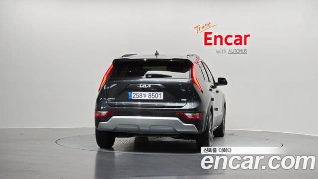 Kia Niro 2022 — ფოტო 4/20