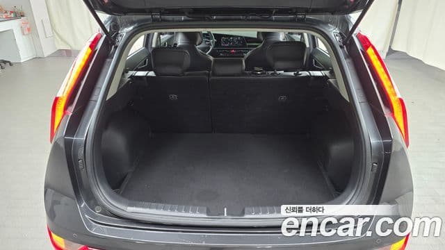 Kia Niro 2022 — ფოტო 20/20