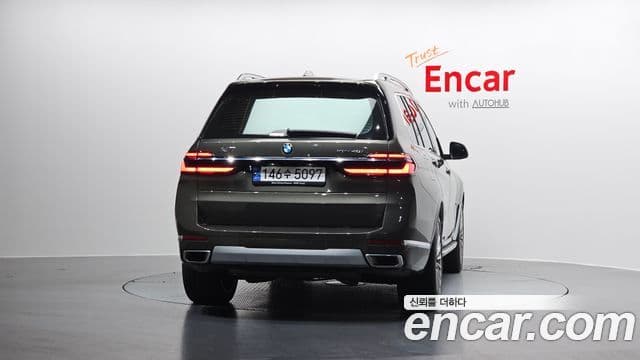 BMW X7 2023 — ფოტო 4/20