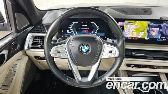 BMW X7 2023 — ფოტო 13/20