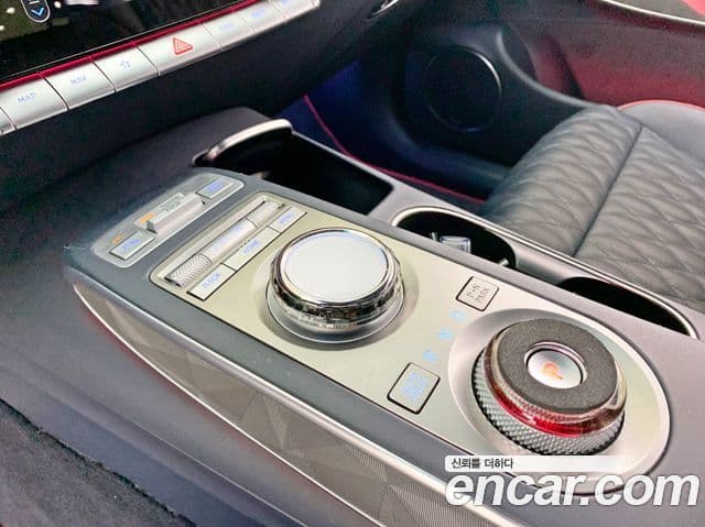 Genesis GV70 2023 — Şəkil 8/20