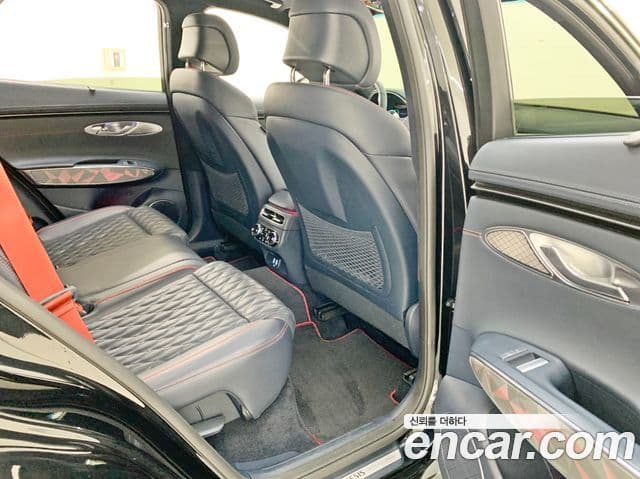 Genesis GV70 2023 — Şəkil 14/20