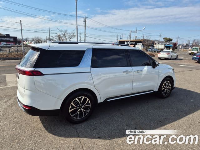 Kia Carnival 2021 — ფოტო 3/15
