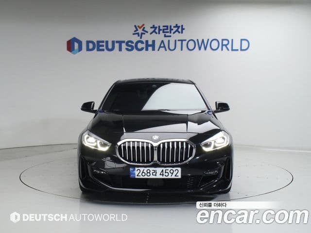 BMW 1 Series 2023 — Şəkil 8/20