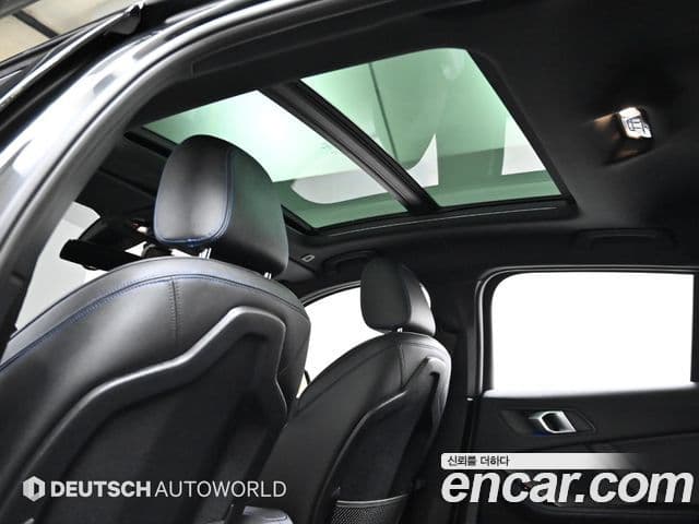BMW 1 Series 2023 — Şəkil 12/20