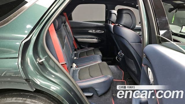 Genesis GV70 2022 — ფოტო 12/20