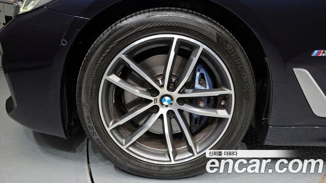 BMW 5 Series 2022 — ფოტო 5/20
