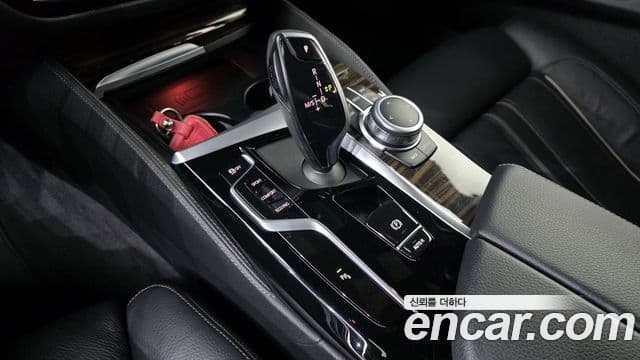 BMW 5 Series 2022 — ფოტო 9/20