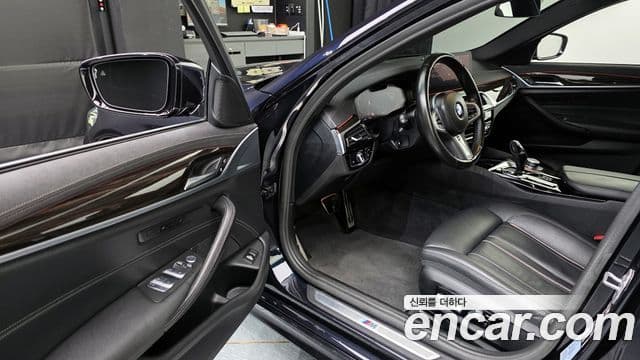 BMW 5 Series 2022 — ფოტო 10/20