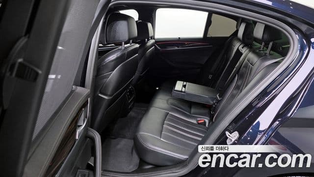 BMW 5 Series 2022 — фото 20 из 20