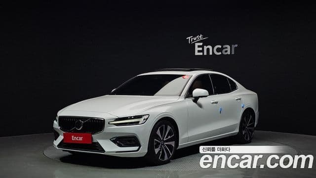 Volvo S60 2024 — Photo 14/20