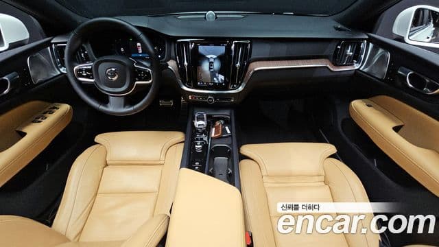 Volvo S60 2024 — Photo 11/20